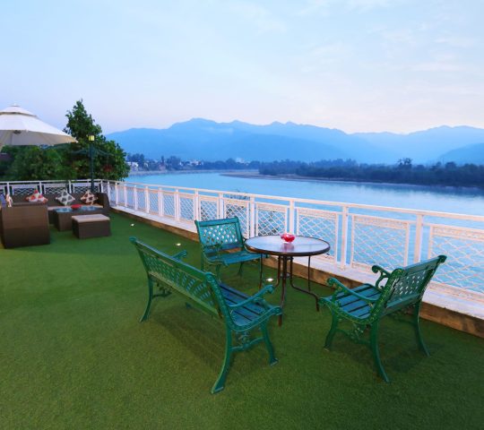 Hotel Ganga Kinare Rishikesh